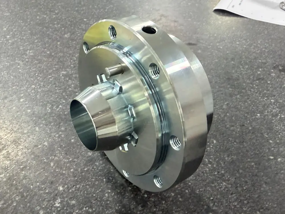 High-precision spline socket