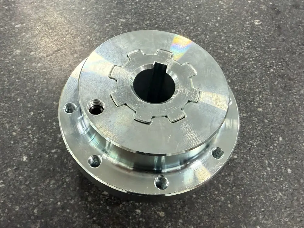 High-precision spline socket